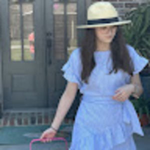 Meet your Posher, Julia